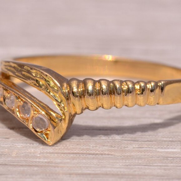 Rose Cut Diamond Ring in Yellow Gold - Picture 2 of 10